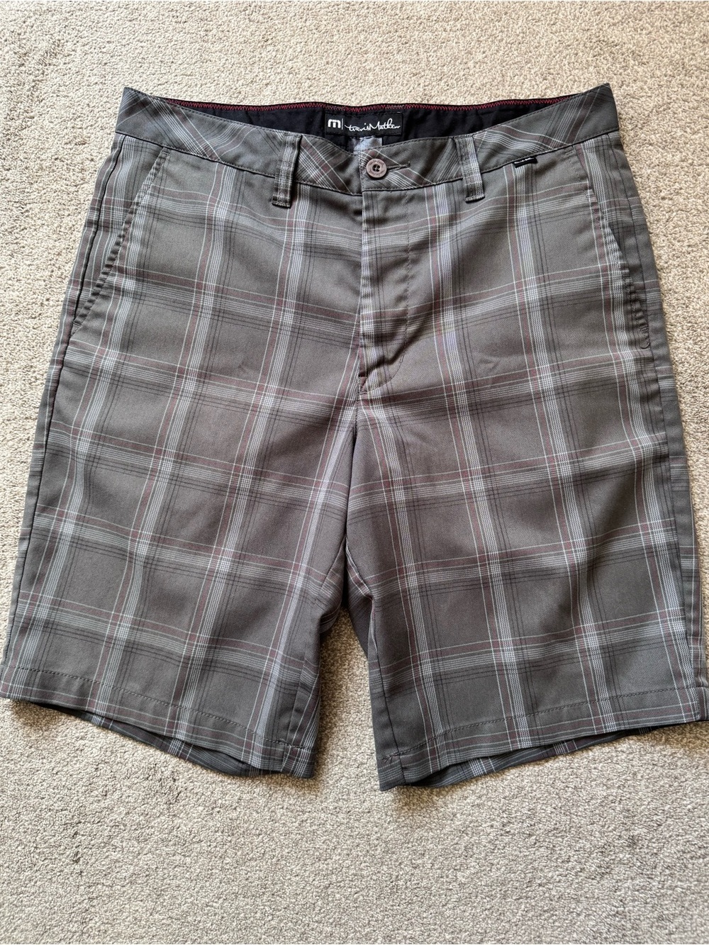 Mens Classic Travis Mathew Lifestyle 10” Casual Shorts Size 34 Plaid